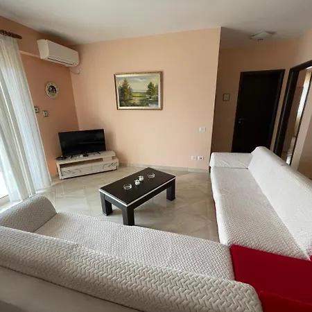 Center 3 Apartment Sarandë