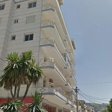Center 3 Apartment *