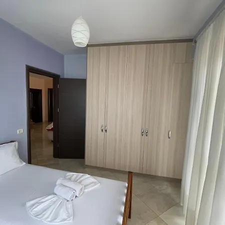 Apartment Center 3 *